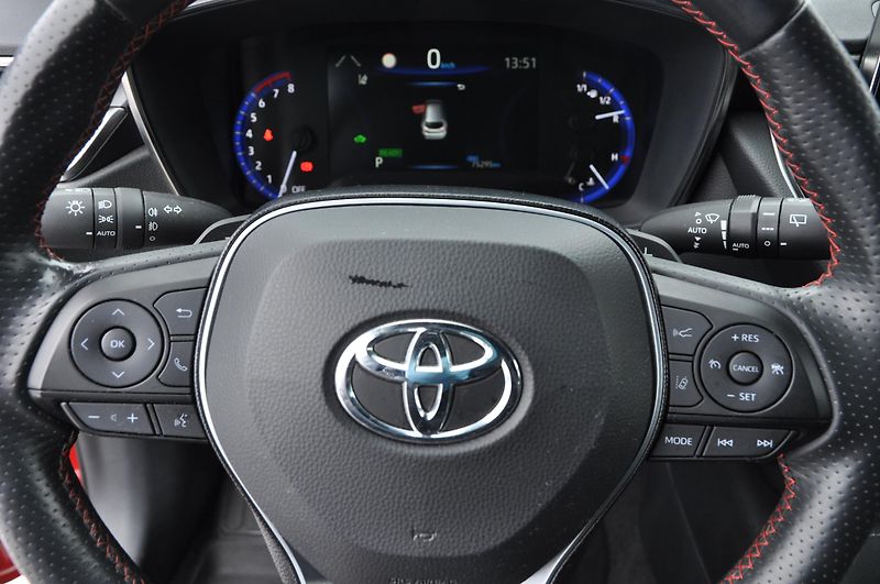Toyota Corolla 2.0 Hybrid 112kW KOMBI GR - fotka 11 z 18