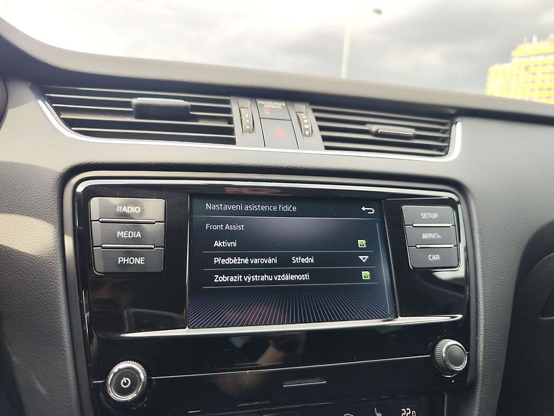 Škoda Octavia 1.6 TDi/85kW Ambition Plus - fotka 17 z 27
