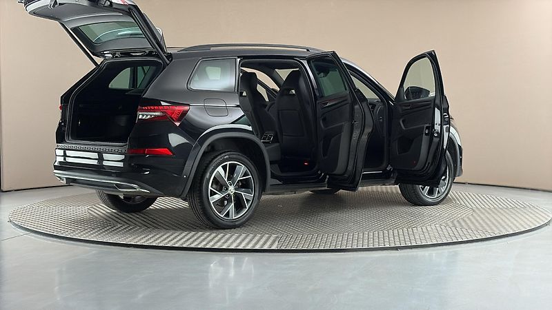 Škoda Kodiaq 2.0 TDI DSG 4x4 Sportline Excl - fotka 6 z 31