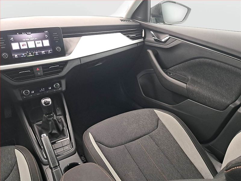 Škoda Scala (2020) Style Plus 1.5 TSI, Tempomat - fotka 7 z 17
