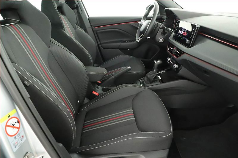 Škoda Kamiq (2025) 1.5 TSI, MONTE CARLO, AUTOMAT - fotka 7 z 21