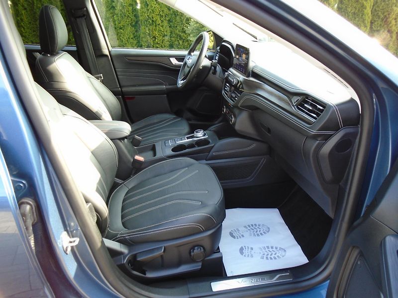 Ford Kuga 2,0EcoBlue 140kW AWD Vignale A - fotka 41 z 50