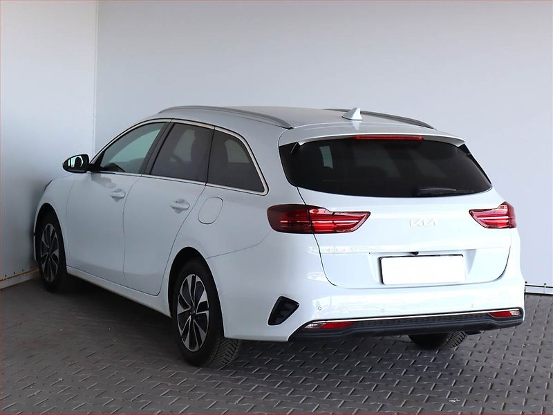 Kia Ceed (2025) Gold 1.5 T-GDI - fotka 4 z 24