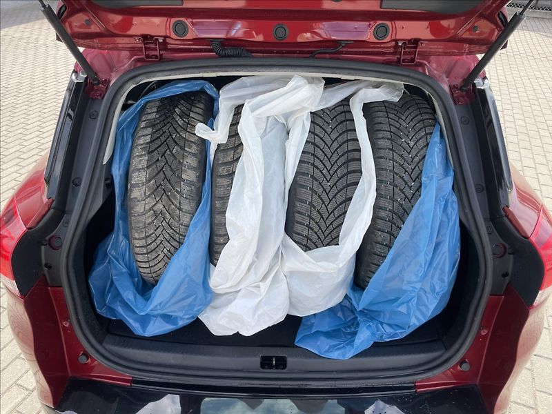 Renault Clio 1,5 DCi 66kw GPS polokůže 2sad - fotka 10 z 41