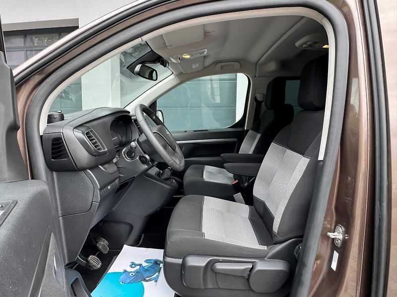 Citroën SpaceTourer (2017) 2.0 HDi - fotka 11 z 27