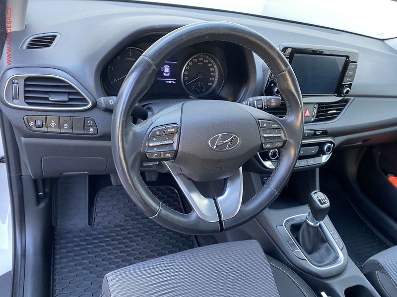 Hyundai i30 (2021) 1.6 CRDi, 1.maj,ČR, AC - fotka 12 z 16