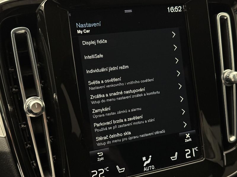 Volvo XC40 T3 MOMENTUM CZ 1.maj - fotka 38 z 47