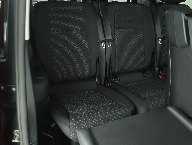 Mercedes-Benz Vito (2022) Select 119 CDI 4x4, Bus, 8Míst - fotka 15 z 19