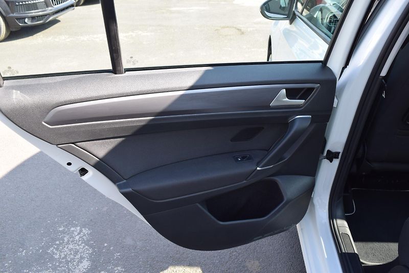 Volkswagen Golf Sportsvan (2020) 1.5TSI EVO 110kw DSG LED TAŽNÉ - fotka 14 z 48