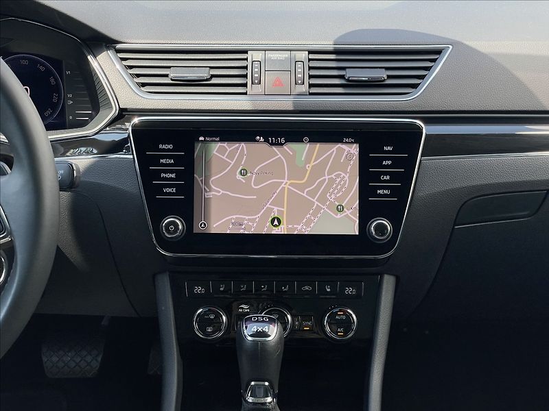 Škoda Superb 2,0 DSG 4x4 L&K LEDmatrix+360° - fotka 12 z 25