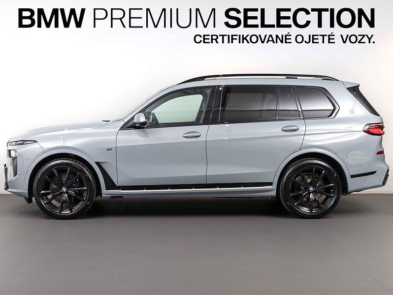 BMW X7 xDrive40i - fotka 3 z 25