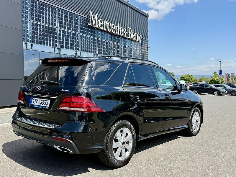 Mercedes-Benz GLE (2018) 250 d 4MATIC - fotka 8 z 46