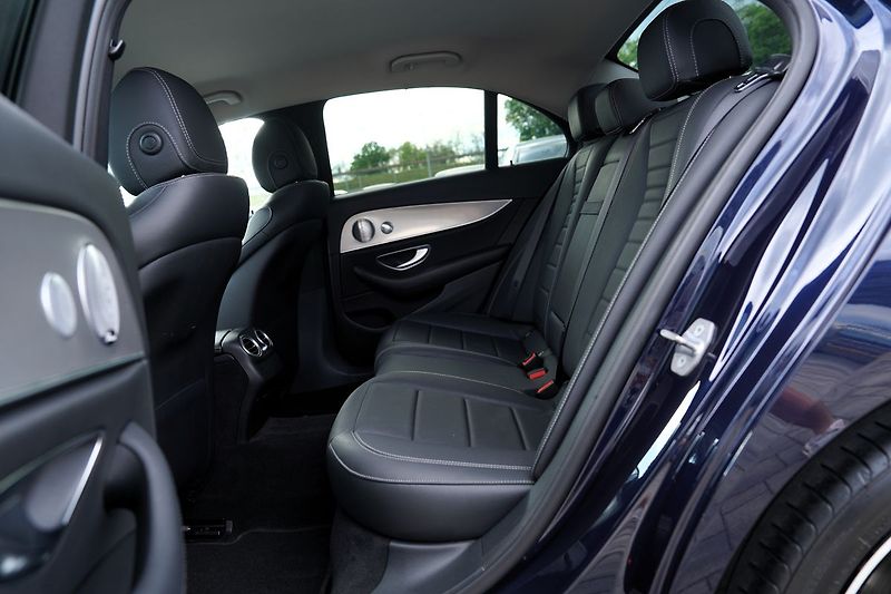 Mercedes-Benz Třídy E 350d AMG/kůže/AT/Led - fotka 29 z 40