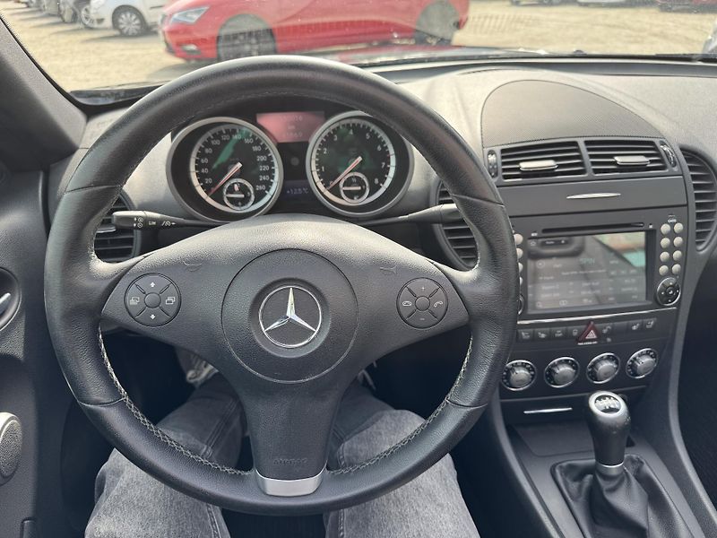 Mercedes-Benz SLK (2008) 200 KOMPRESOR 135KW  - fotka 21 z 31