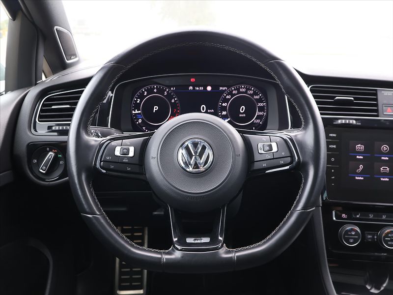Volkswagen Golf R 2,0 TSI 228kW 4M DSG Virtual - fotka 16 z 37