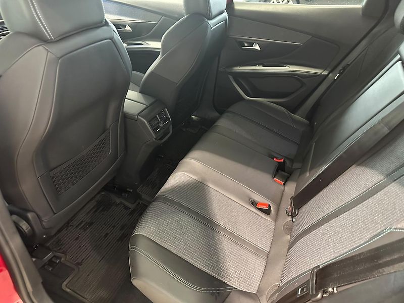 Peugeot 3008 (2023) 1.2PureTech,AllurePack130HP,ČR - fotka 8 z 20
