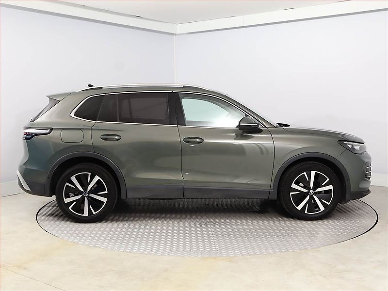 Volkswagen Tiguan (2024) 1.5 eTSI - fotka 6 z 21