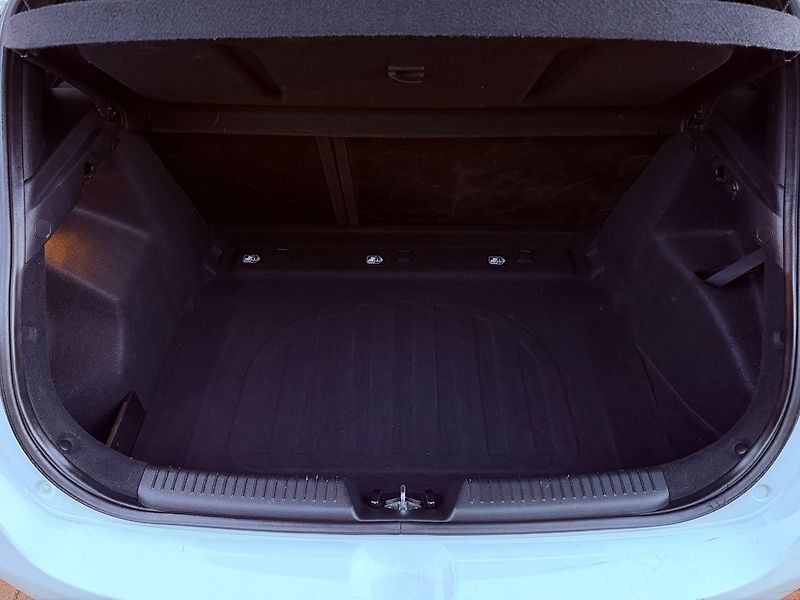 Hyundai i30 1.4 16V, Serviska, 1.Maj - fotka 10 z 29