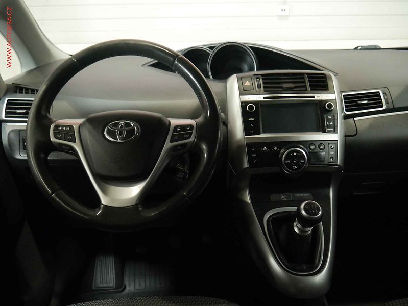 Toyota Verso (2016) 1.6 D-4D, ČR, servis.kniha - fotka 11 z 20