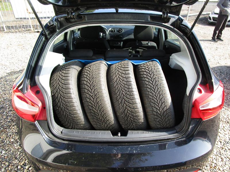 Seat Ibiza 1,2TSI-63KW-NOVÁ STK+OLEJ - fotka 6 z 13