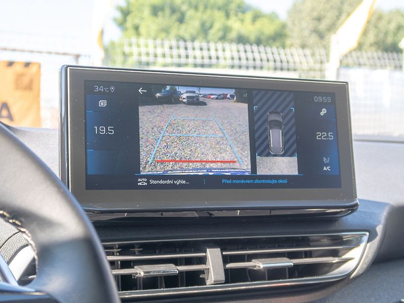 Peugeot 3008 (2021) ČR 1.2T 96KW LED – CEBIA - fotka 29 z 57