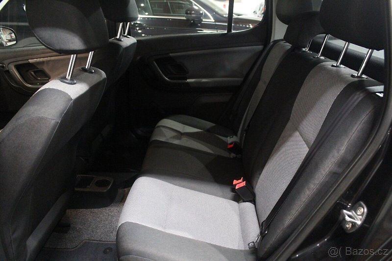 Škoda Fabia (2009) 1.2 HTP, 67 000km,servis Škoda - fotka 8 z 16