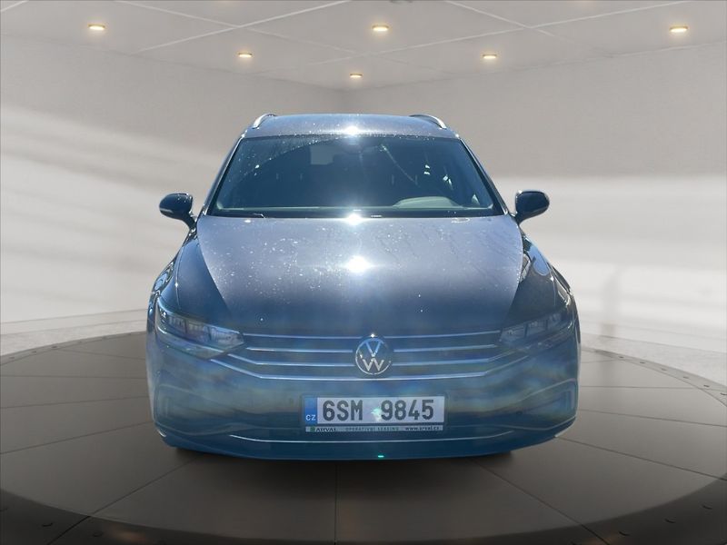 Volkswagen Passat 1,5 TSI Business AT - fotka 2 z 11
