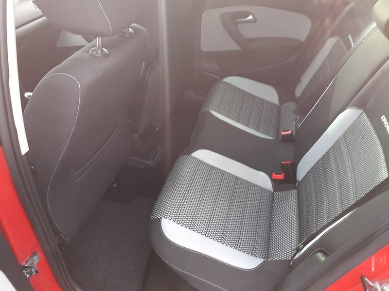 Volkswagen Polo (2012) 1.2 HTP CROSS - fotka 15 z 35