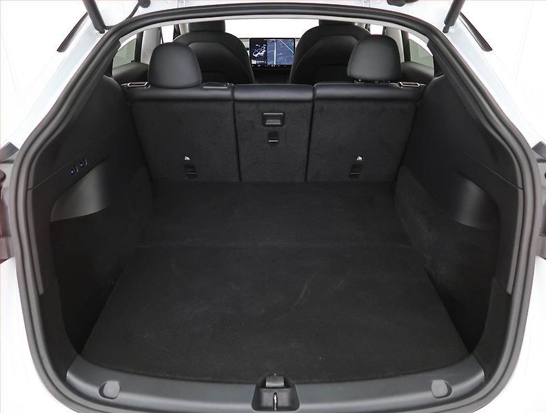 Tesla Model Y (2022) Long Range AWD 79kWh, SoH 93% - fotka 13 z 33
