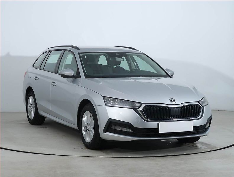 Škoda Octavia (2022) Ambition 2.0 TDI, ČR,1.maj - fotografie inzerátu