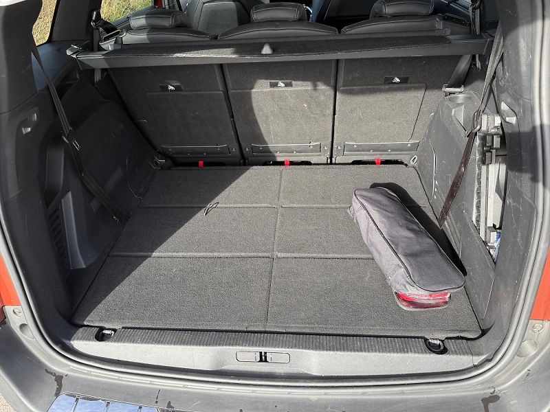 Peugeot 5008 (2022) ALLURE 1.5BHDI 96kW CZ DPH   - fotka 6 z 11