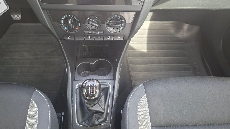 Škoda Rapid (2018) Spaceback Ambition 1,0 TSI 81 - fotka 20 z 23