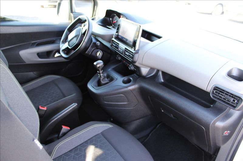 Peugeot Rifter 1,5 BHDi 96kW Active, odp. DPH - fotka 19 z 27