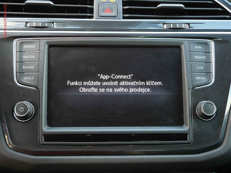 Volkswagen Tiguan (2016) 2.0TDi, Highline, DSG, panor - fotka 19 z 22