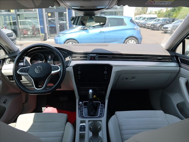 Volkswagen Passat 2,0 TDi,110kW,1majČR,Elegance - fotka 17 z 24
