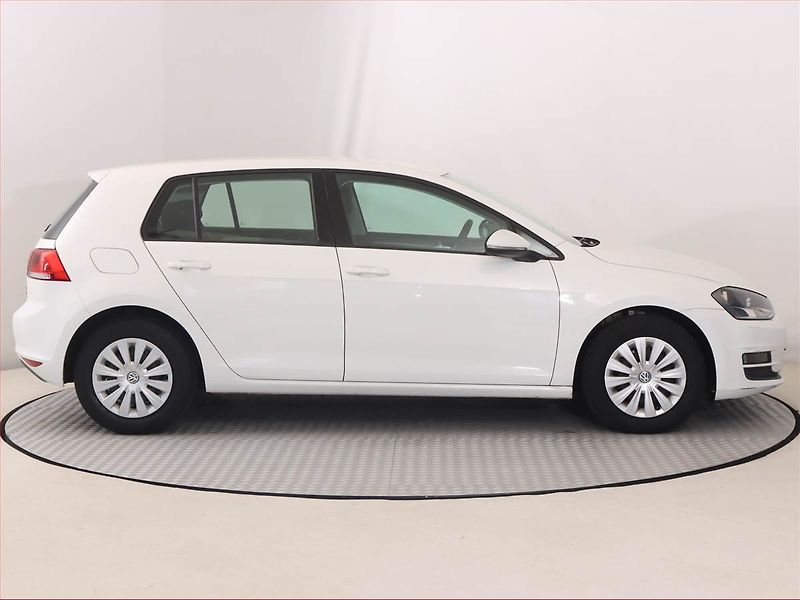 Volkswagen Golf (2013) Comfortline 1.2 TSI - fotka 6 z 15