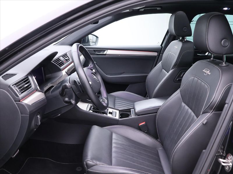 Škoda Superb 2,0 TDI 147kW 4x4 L&K DSG DPH - fotka 13 z 46