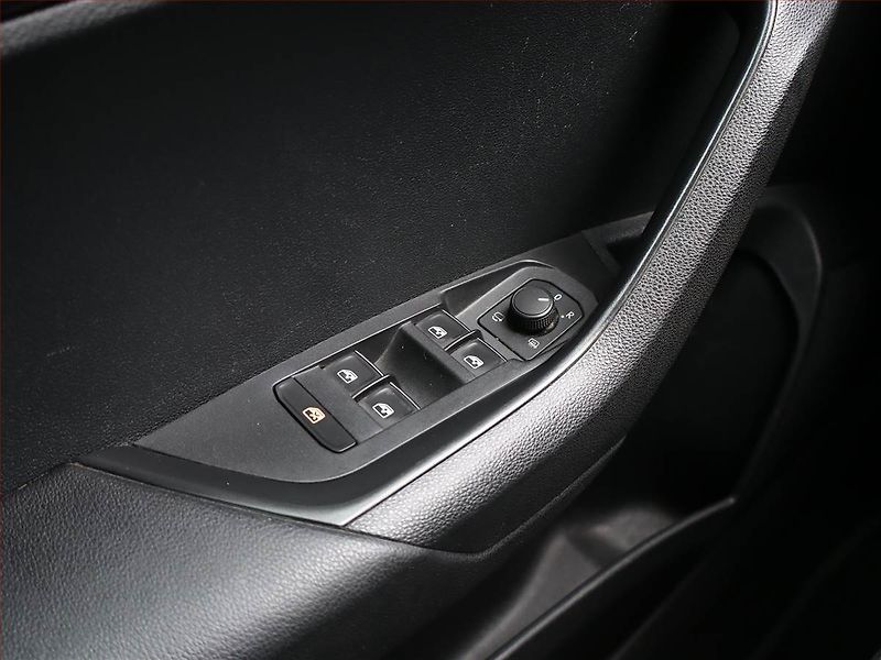 Škoda Karoq (2018) Style 2.0 TDI, 4X4, Navi - fotka 17 z 18