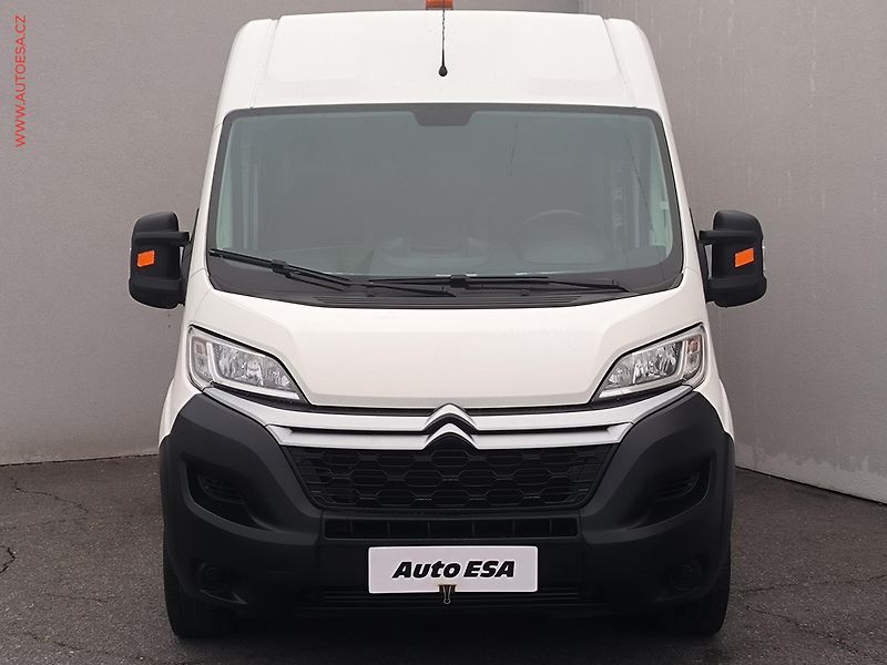 Citroën Jumper (2020) 2.2HDi L2H2 6míst, 1.maj,ČR - fotka 2 z 18
