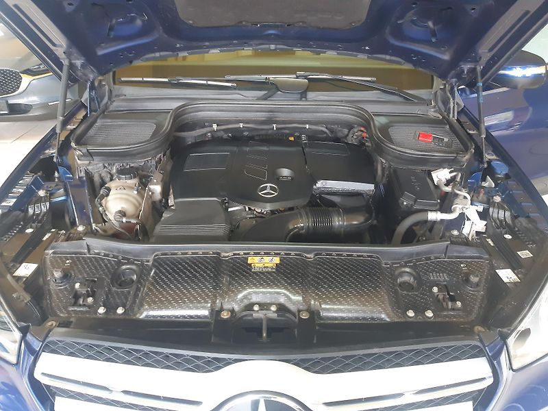 Mercedes-Benz GLE 300d 4MATIC AMG PAKET - fotka 40 z 42
