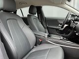 Mercedes-Benz CLA Třída 200 Shooting Brake Progr - náhled 16