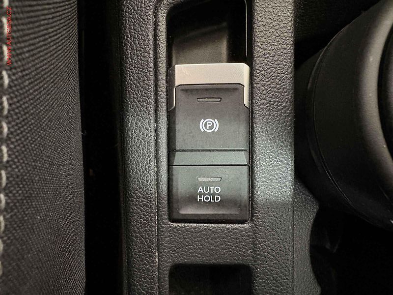 Volkswagen T-Roc (2019) 1.6 TDi, Comfortline, +ALU - fotka 17 z 17
