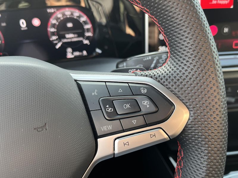 Volkswagen Golf GTI Clubsport 2,0 TSI 221 kW 7 - fotka 14 z 24