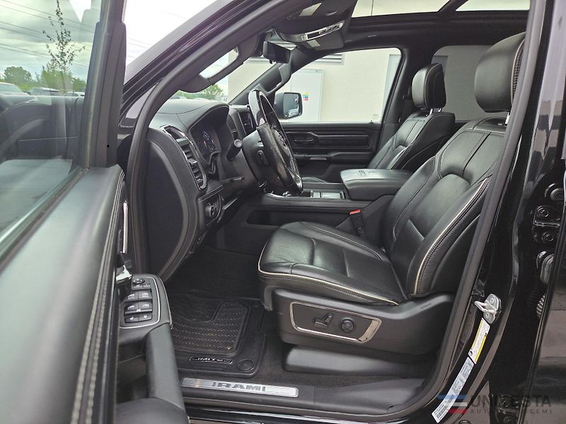 Dodge RAM (2022) RAM 1500 Limited V8 - fotka 7 z 14