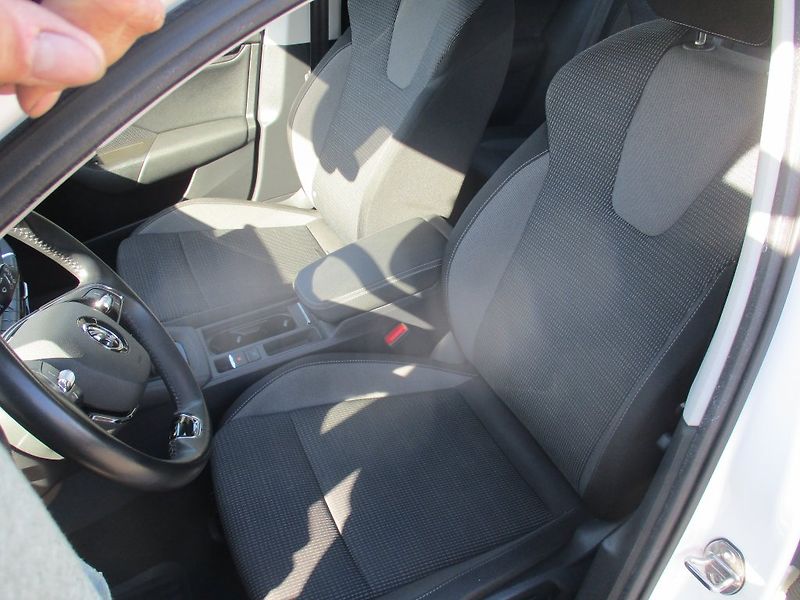 Škoda Octavia kombi AMBITION, 2.0 TDI 85kw - fotka 10 z 24