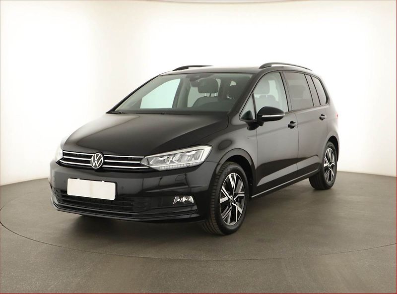 Volkswagen Touran (2023) Comfortline 1.5 TSI - fotka 2 z 17