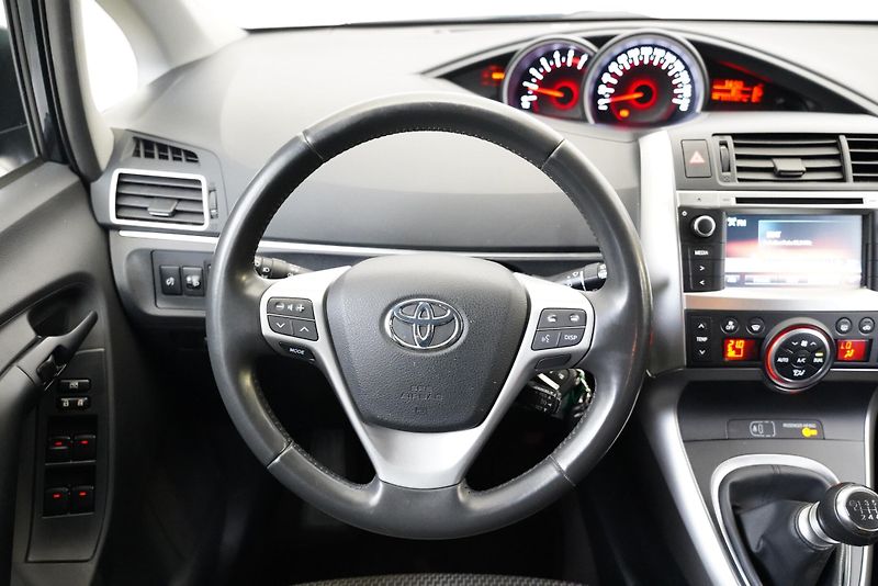 Toyota Verso - fotka 18 z 26