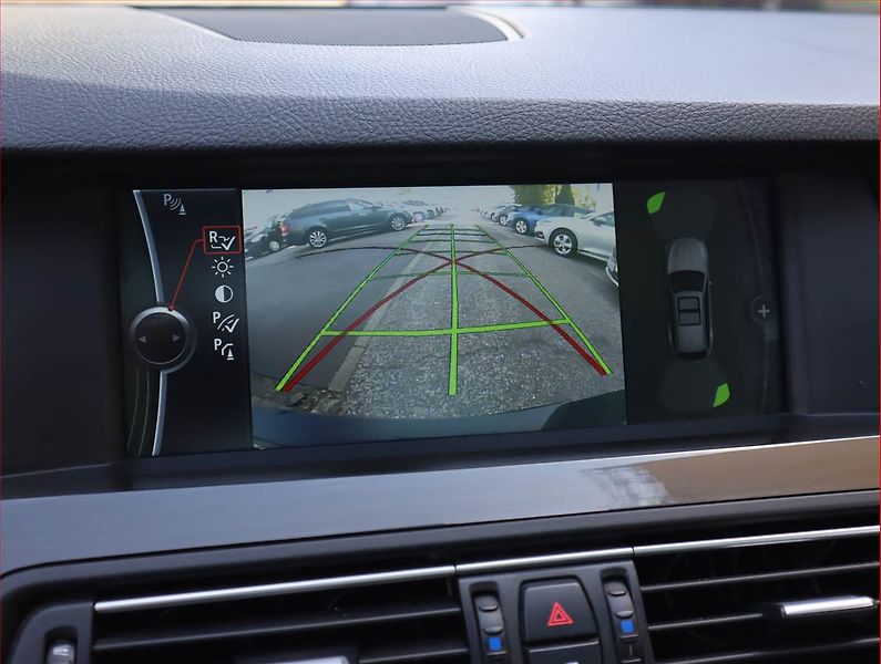 BMW Řada 5 (2013) 530d xDrive, 4X4, Automat - fotka 23 z 23