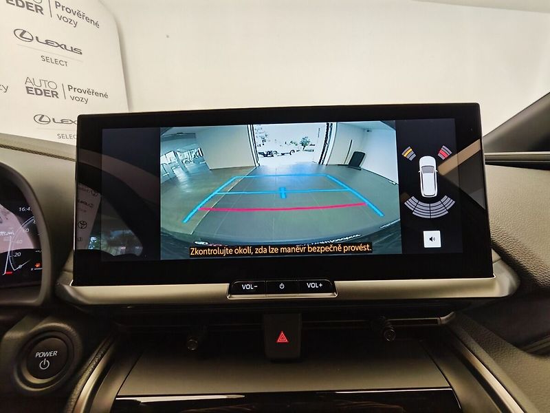 Toyota C-HR 2,0 Plug-in Hybrid Style - fotka 30 z 38