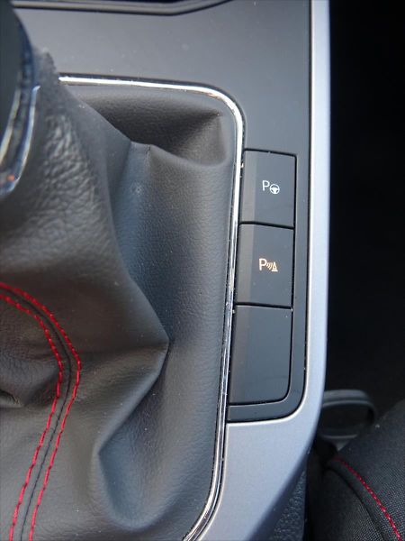 Seat Arona 1,0 TSi 85 kW FR Business - fotka 24 z 31